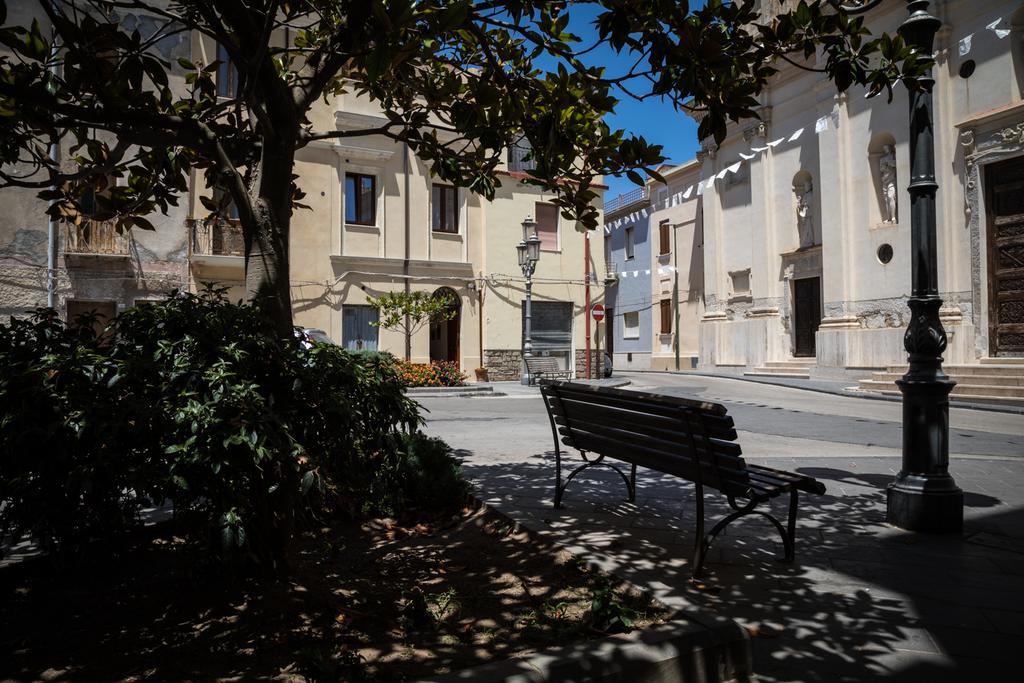 Piazza San Pantaleo Bed & Breakfast Sorso Dış mekan fotoğraf